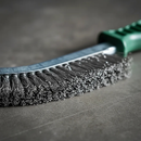 Escobilla De Acero Inox 26,5 Cm Mango Plastico Verde Mohican